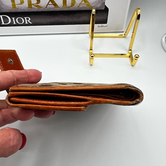 Gucci Brown and Gold Monogram Wallet - Picture 8 of 12